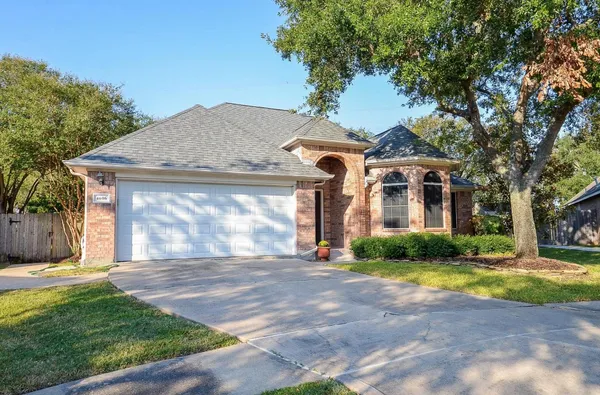 $2,500 | 4606 Russett Lane, Sugar Land, TX 77479