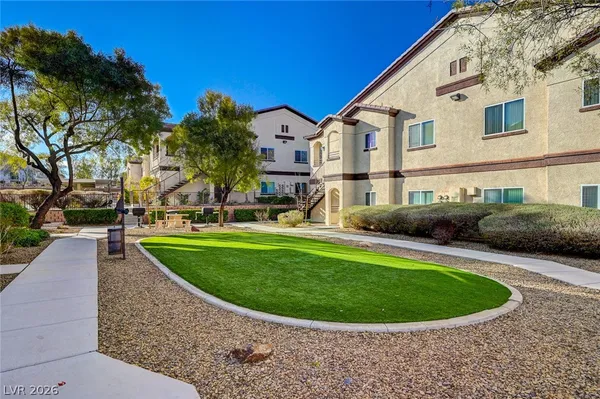 $2,000 | 2291 West Horizon Ridge Parkway, Unit 5129, Henderson, NV 89052
