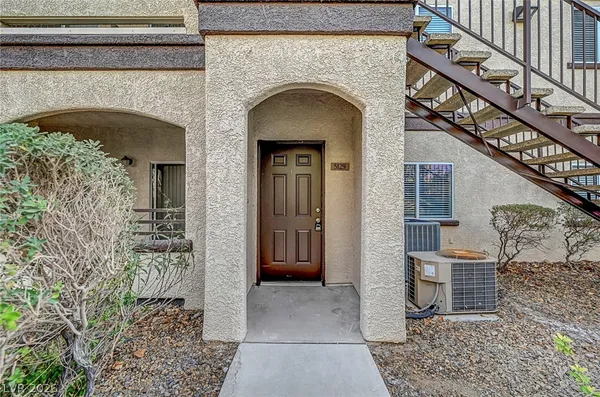 $2,000 | 2291 West Horizon Ridge Parkway, Unit 5129, Henderson, NV 89052