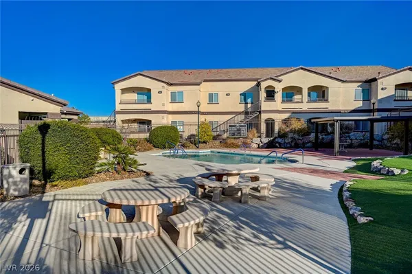$2,000 | 2291 West Horizon Ridge Parkway, Unit 5129, Henderson, NV 89052