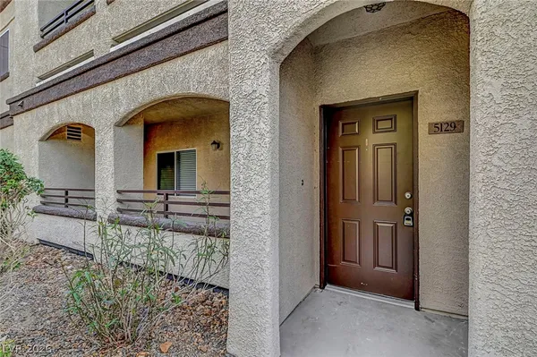$2,000 | 2291 West Horizon Ridge Parkway, Unit 5129, Henderson, NV 89052