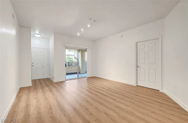 $2,000 | 2291 West Horizon Ridge Parkway, Unit 5129, Henderson, NV 89052