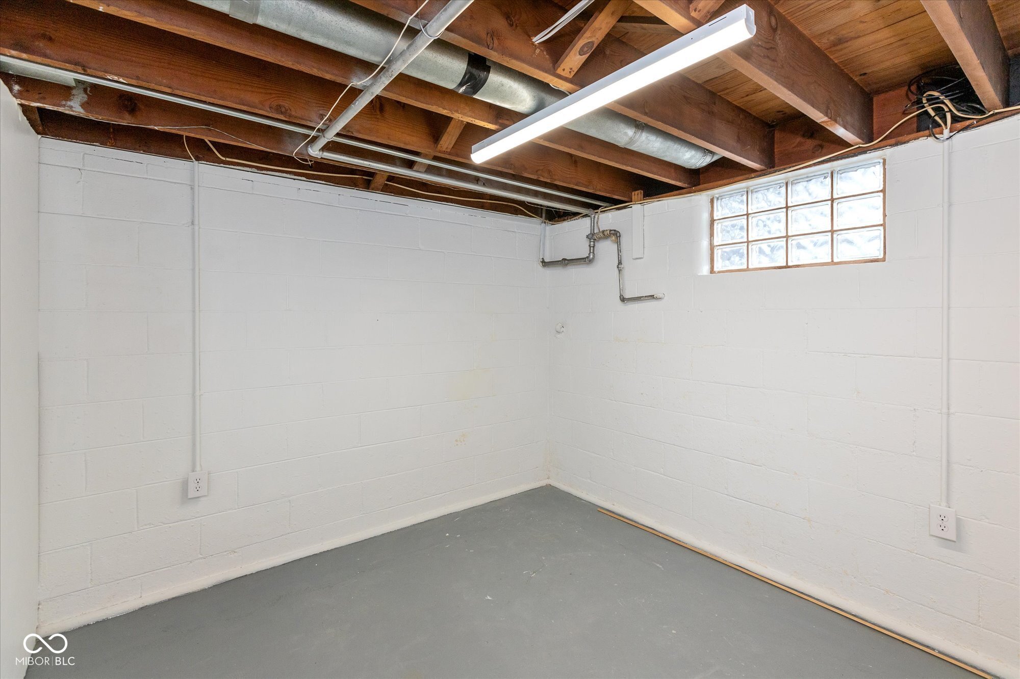 31 North Kenmore Road Indianapolis, IN 46219 - Photo 15 of 23 Gallery Image 15