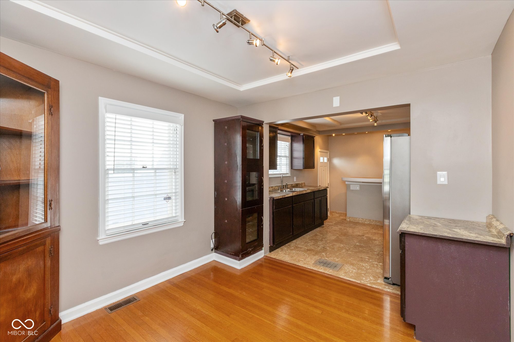 31 North Kenmore Road Indianapolis, IN 46219 - Photo 5 of 23 Gallery Image 5