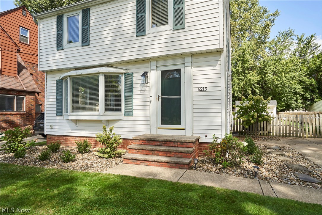 5215 Mayview Road Lyndhurst, OH 44124 - Photo 2 of 27 Nicely landscaped