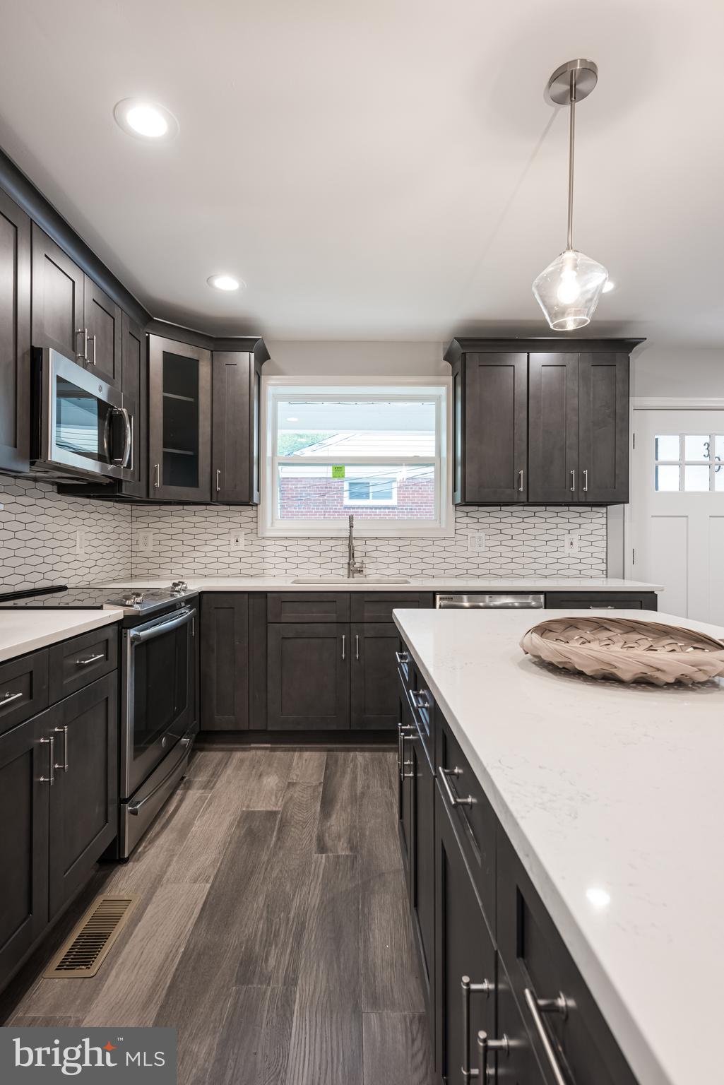 303 Belton Road Silver Spring, MD 20901 - Photo 5 of 43