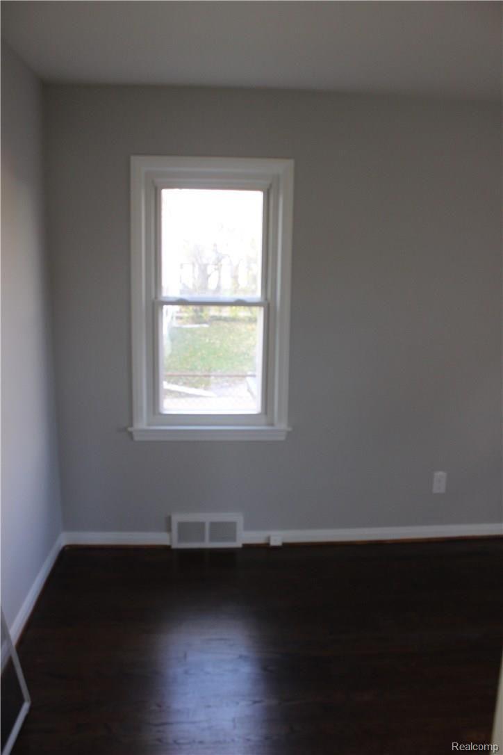 1574 Cambridge Road Berkley, MI 48072 - Photo 23 of 27 IMG_3209.jpg