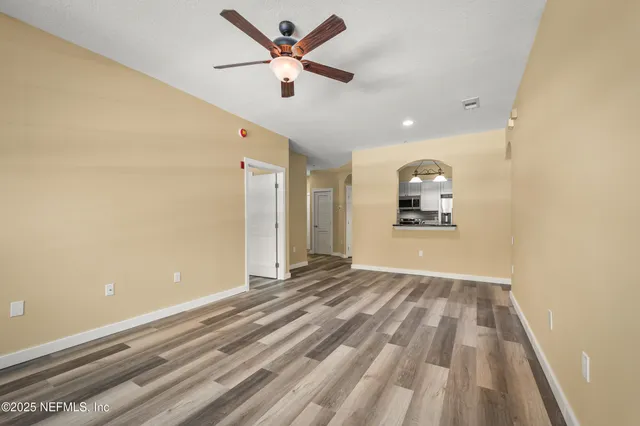 $185,000 | 10550 Baymeadows Road, Unit 1022, Jacksonville, FL 32256