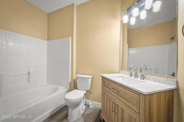 $185,000 | 10550 Baymeadows Road, Unit 1022, Jacksonville, FL 32256