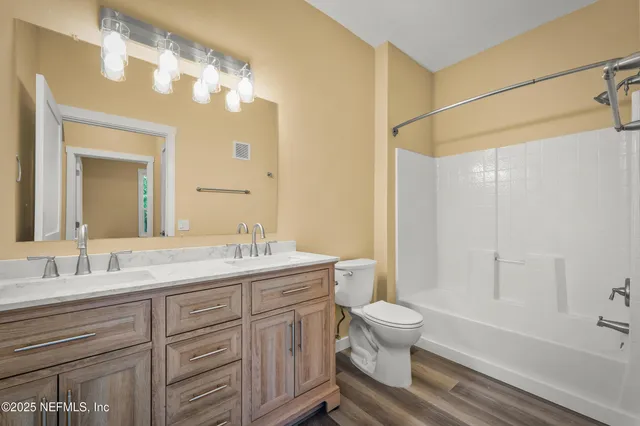 $185,000 | 10550 Baymeadows Road, Unit 1022, Jacksonville, FL 32256