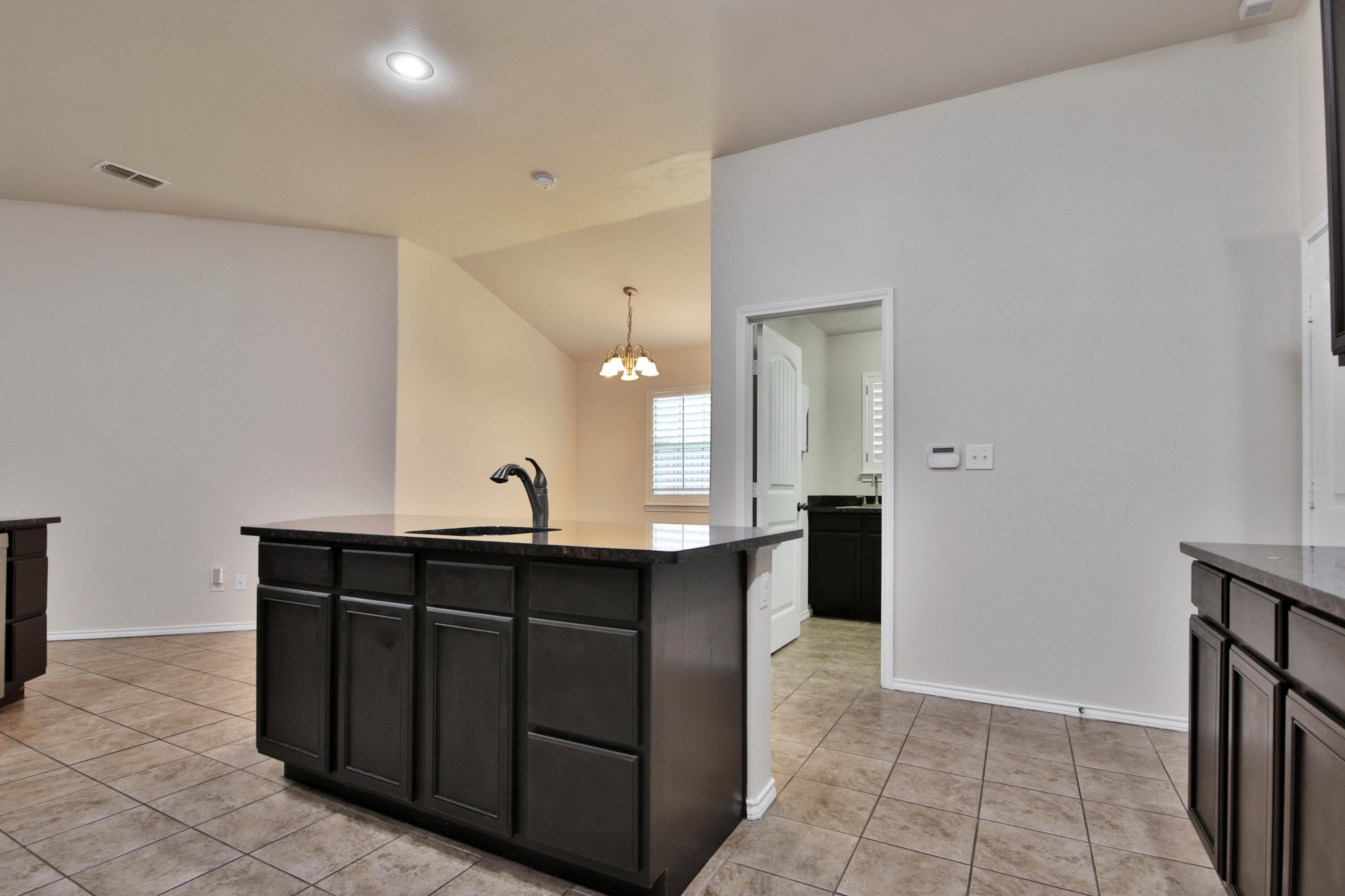 5714 109th Street Lubbock, TX 79424 - Photo 11 of 46 IMG_9253
