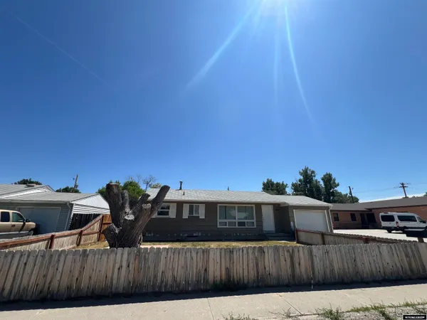 $244,900 | 813 South 15th Street, Worland, WY 82401