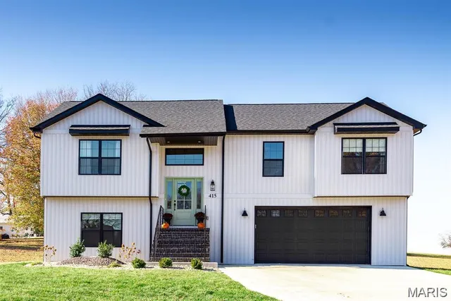 $445,000 | 415 Cook Street, Troy, IL 62294