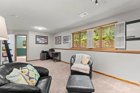 $425,000 | 12 Oak Shore Drive, Burnsville, MN 55306