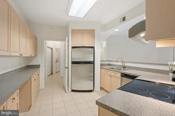 $2,800 | 19355 Cypress Ridge Terrace, Unit 515, Leesburg, VA 20176