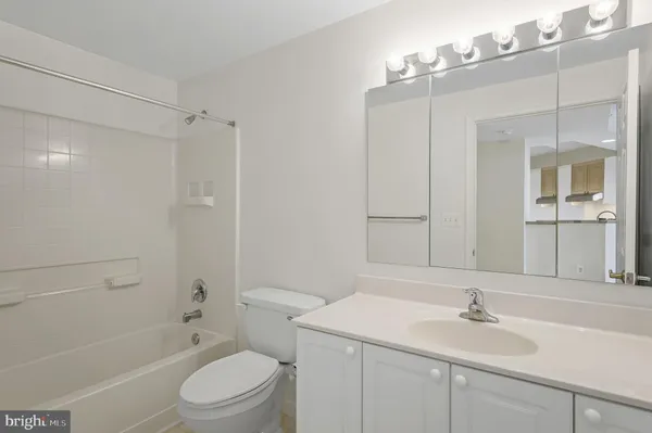 $2,800 | 19355 Cypress Ridge Terrace, Unit 515, Leesburg, VA 20176