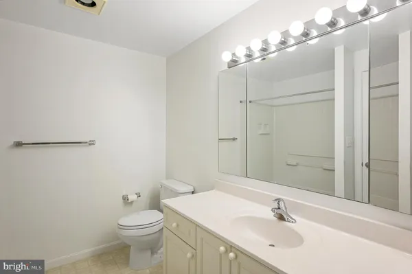 $2,800 | 19355 Cypress Ridge Terrace, Unit 515, Leesburg, VA 20176
