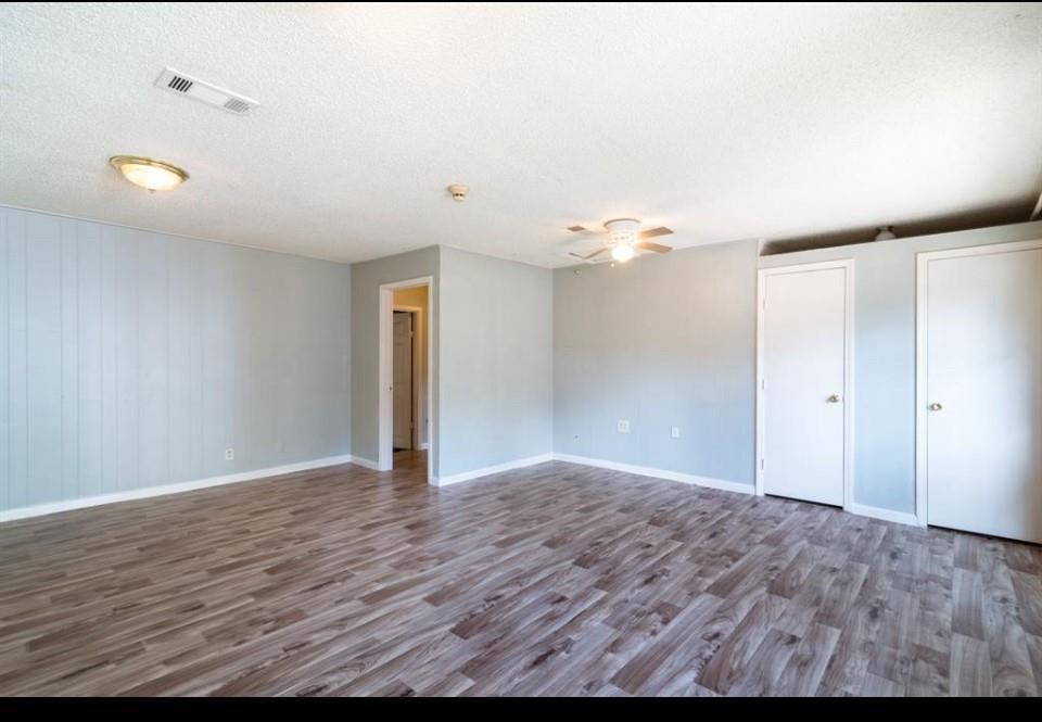 7621 Gleason Road Houston, TX 77016 - Photo 2 of 17