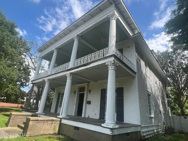 $140,000 | 501 River Road, Greenwood, MS 38930