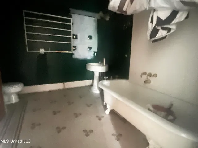 $140,000 | 501 River Road, Greenwood, MS 38930