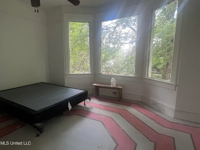 $140,000 | 501 River Road, Greenwood, MS 38930