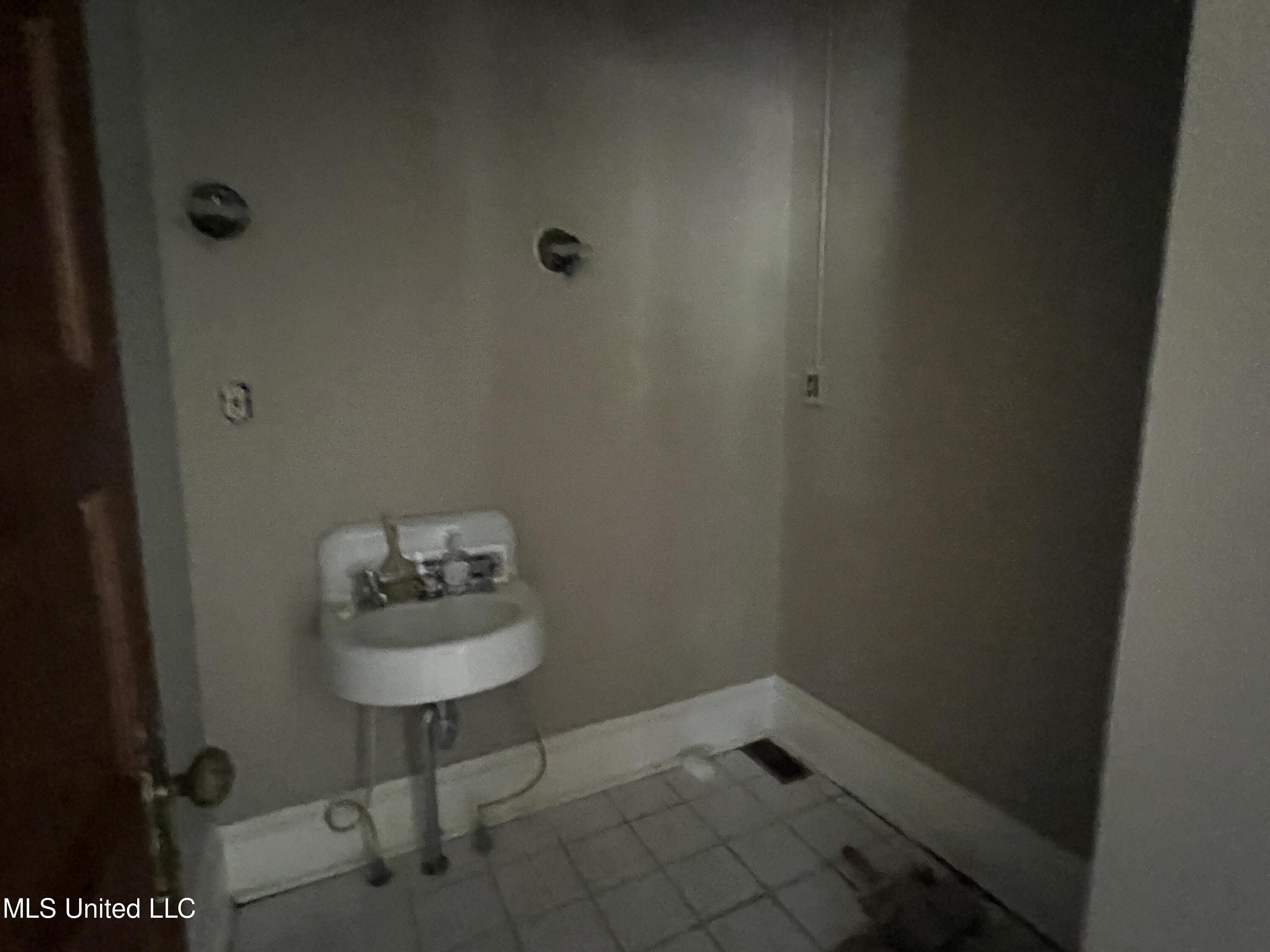 501 River Road Greenwood, MS 38930 - Photo 7 of 25 IMG_4147