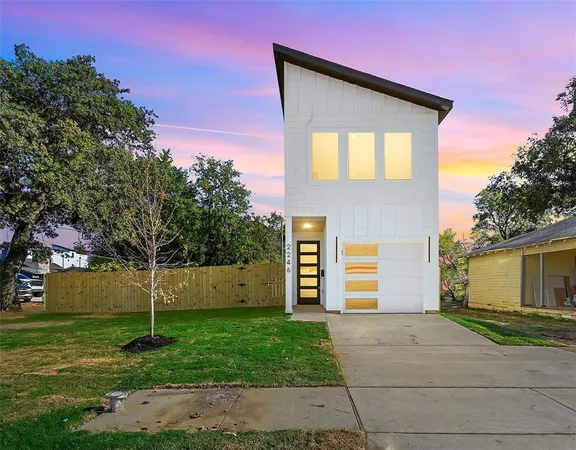 $2,400 | 2246 Hooper Street, Dallas, TX 75215
