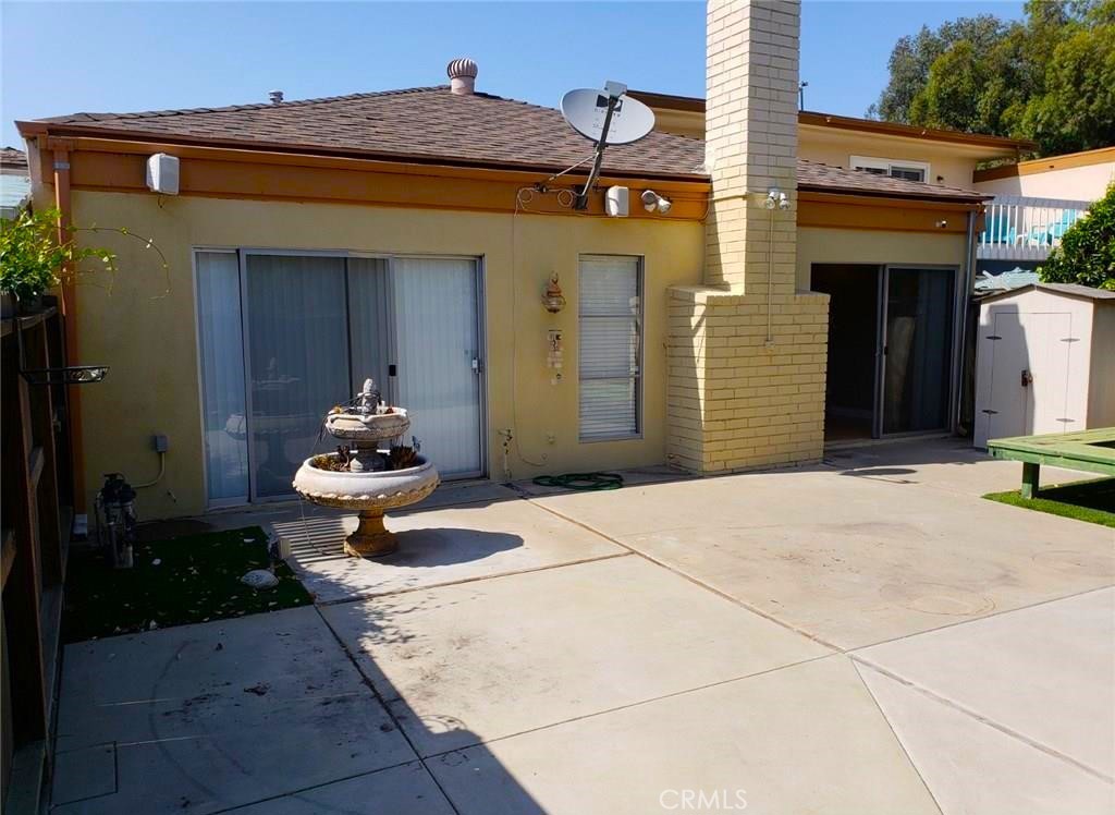 81 Seton Road Irvine, CA 92612 - Photo 17 of 21 Backyard view of house