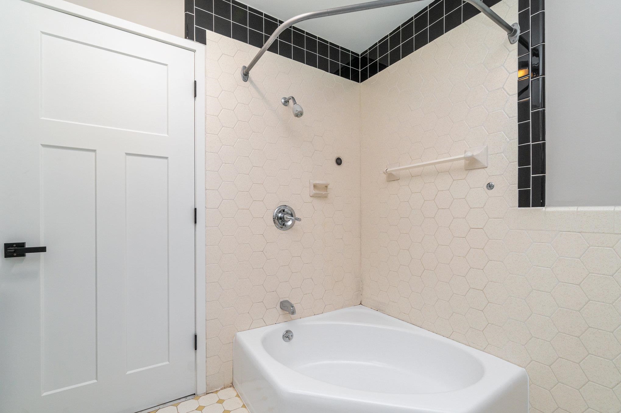 608 Hillcrest Road Midland, MI 48640 - Photo 19 of 27