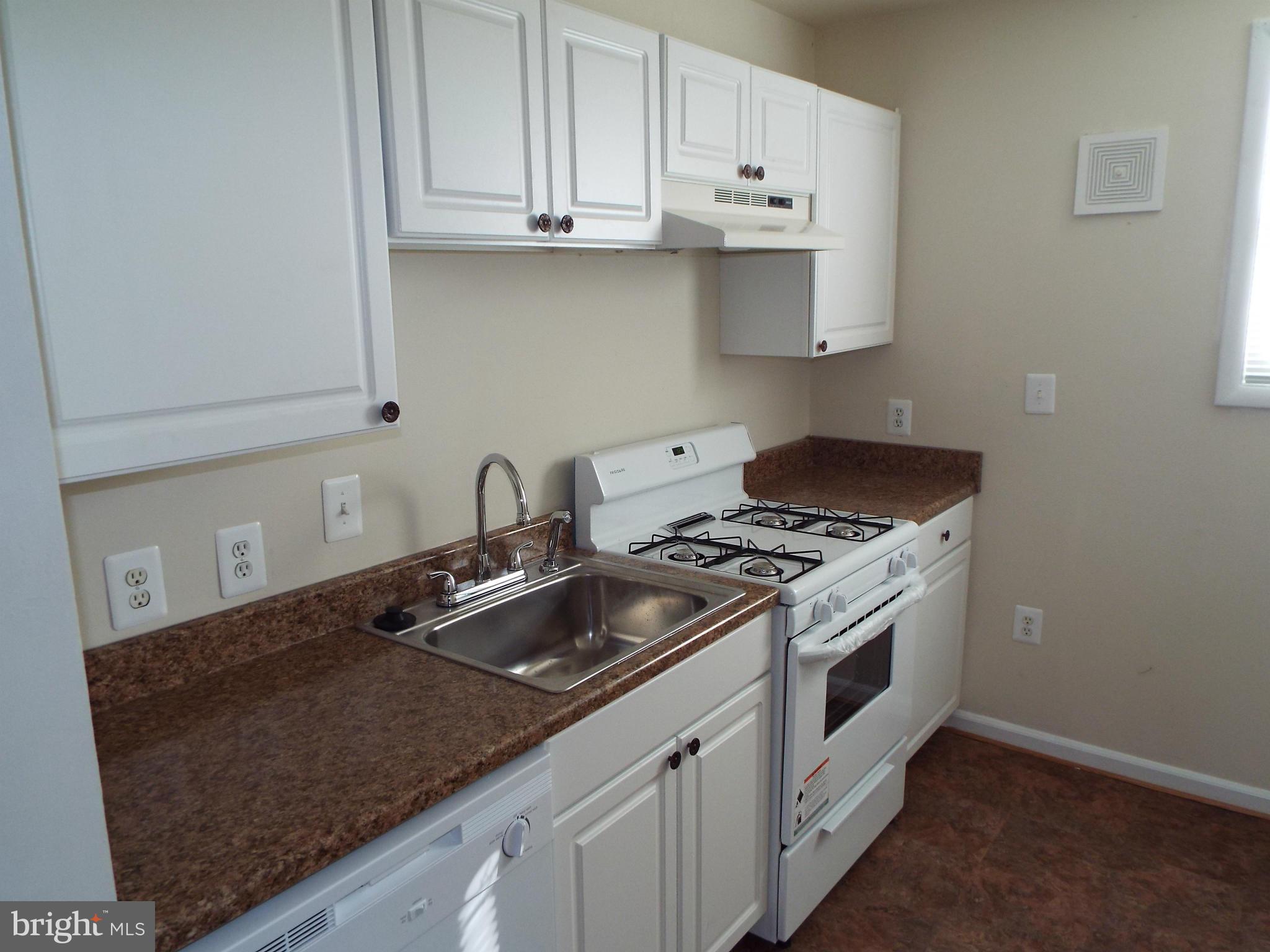 14418 Bel Pre Drive Silver Spring, MD 20906 - Photo 2 of 13 Kitchen