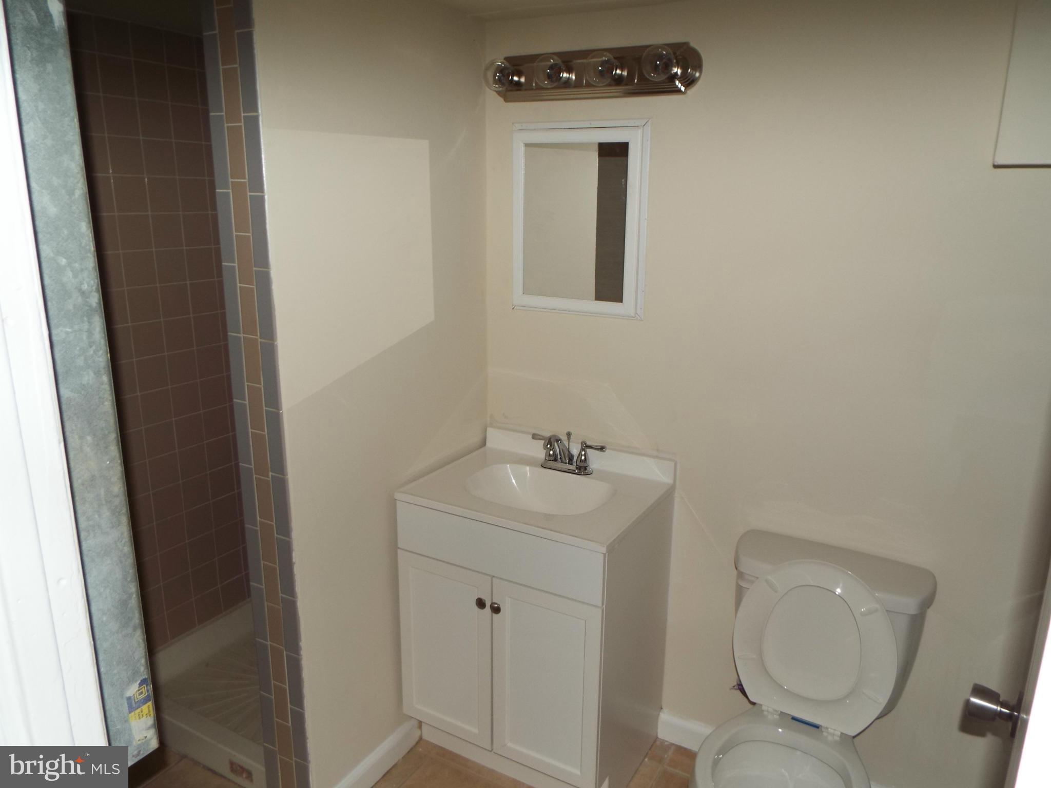 14418 Bel Pre Drive Silver Spring, MD 20906 - Photo 8 of 13 Bath