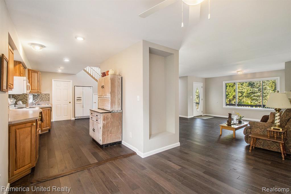 400 East Schafer Road Pinckney, MI 48169 - Photo 11 of 39