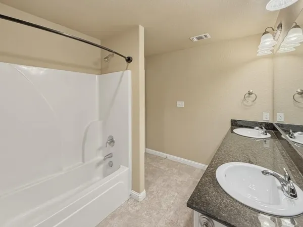 $1,700 | 3019 Weave Court, Granbury, TX 76049