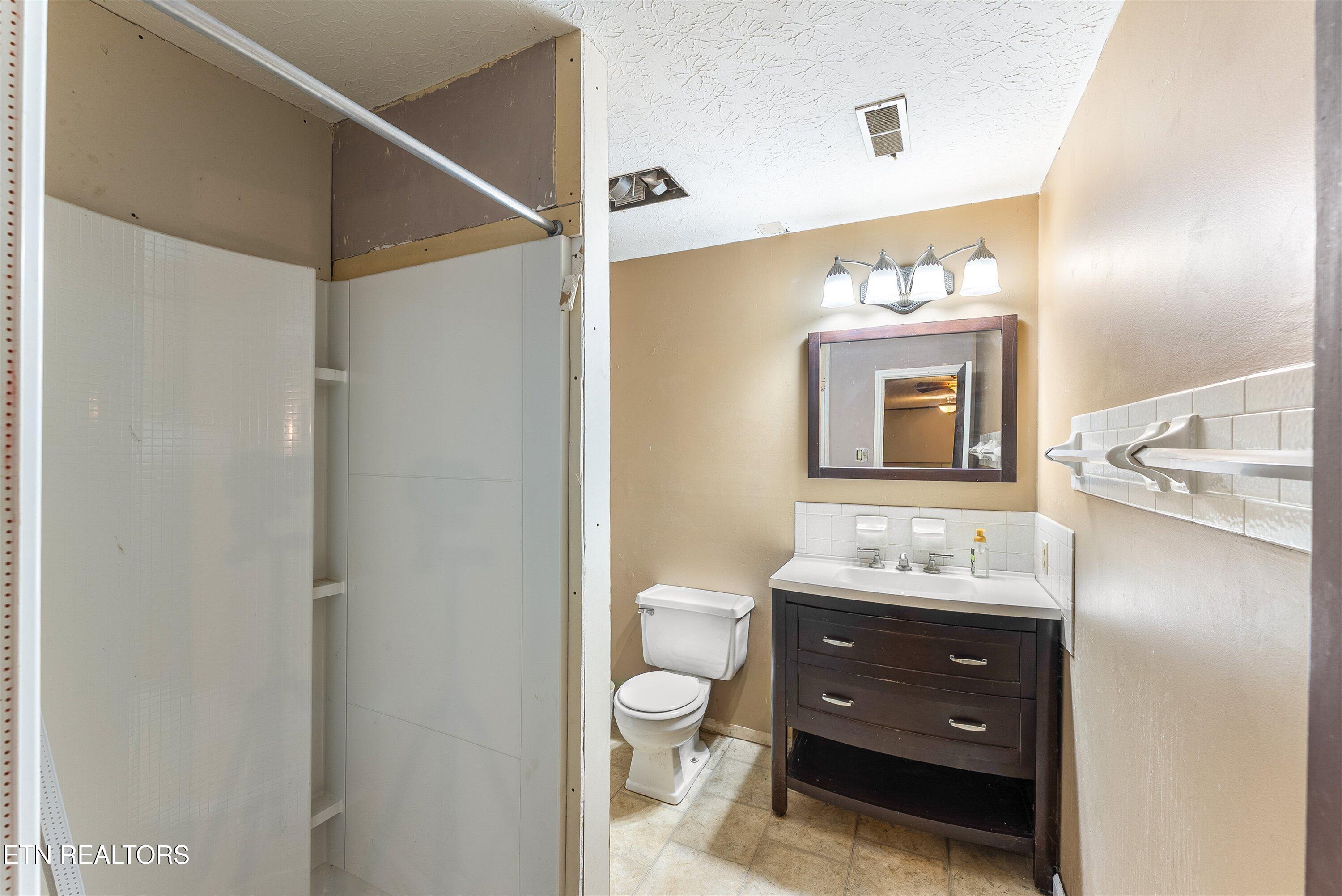 1114 Rain Tree Road Knoxville, TN 37923 - Photo 38 of 50 41-3rd Bath A1