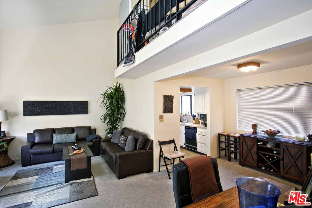 29231 Heathercliff Road Malibu, CA 90265 - Photo 14 of 27