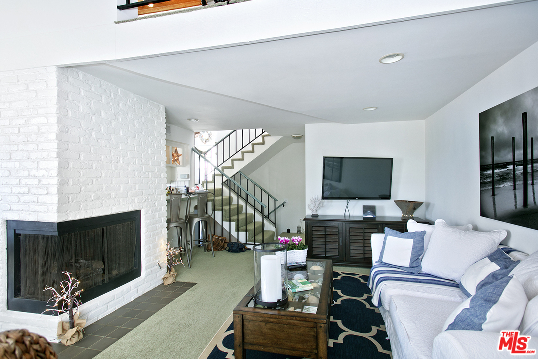 29231 Heathercliff Road Malibu, CA 90265 - Photo 3 of 27