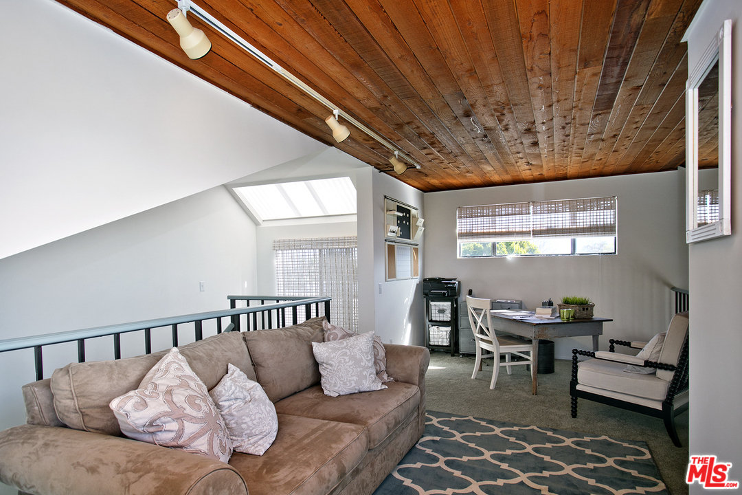 29231 Heathercliff Road Malibu, CA 90265 - Photo 7 of 27