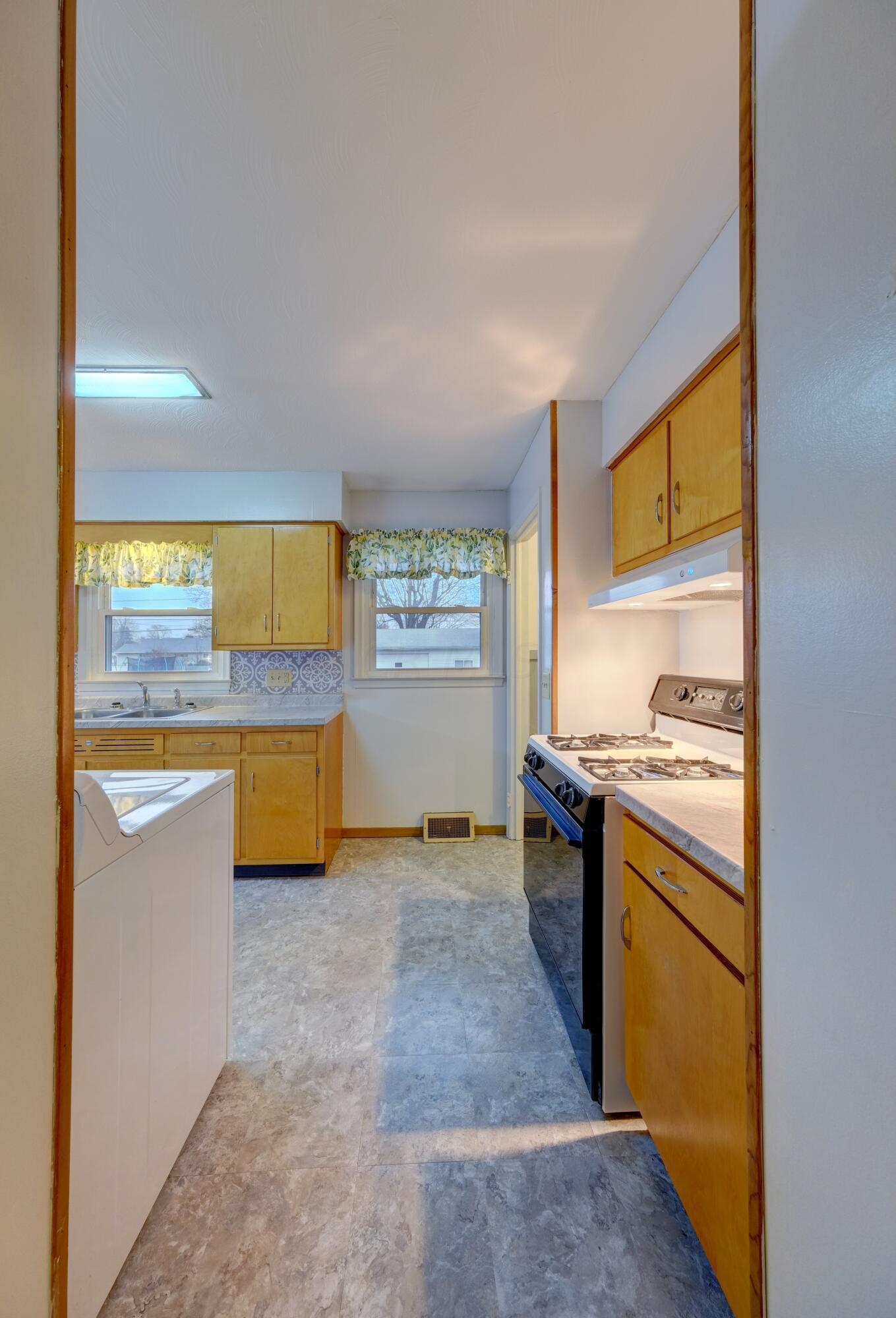 356 Reed Avenue Marion, OH 43302 - Photo 23 of 54 25 Kitchen