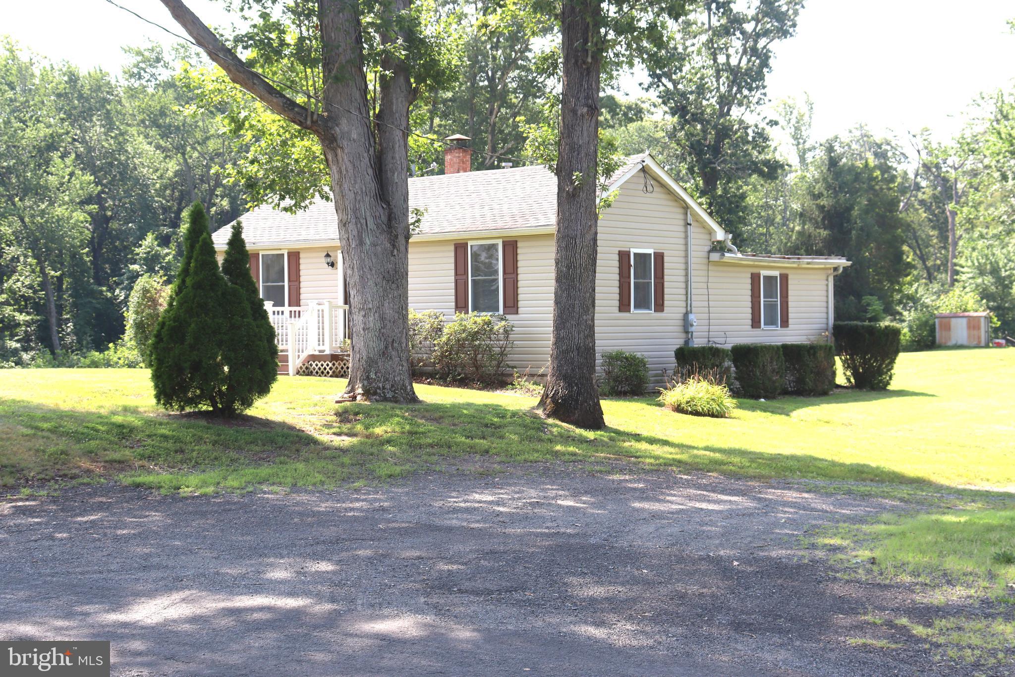 2575 Courtney School Road Midland, VA 22728 - Photo 4 of 28 Entry driveway