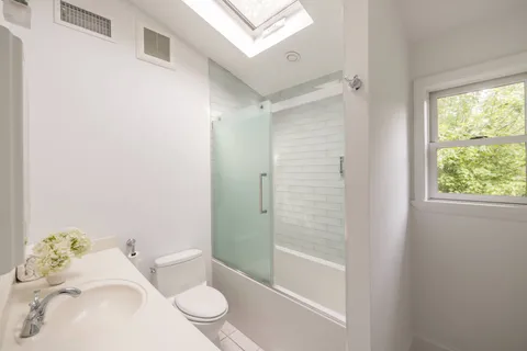 $1,199,000 | 5 16th Street, East Hampton, NY 11937