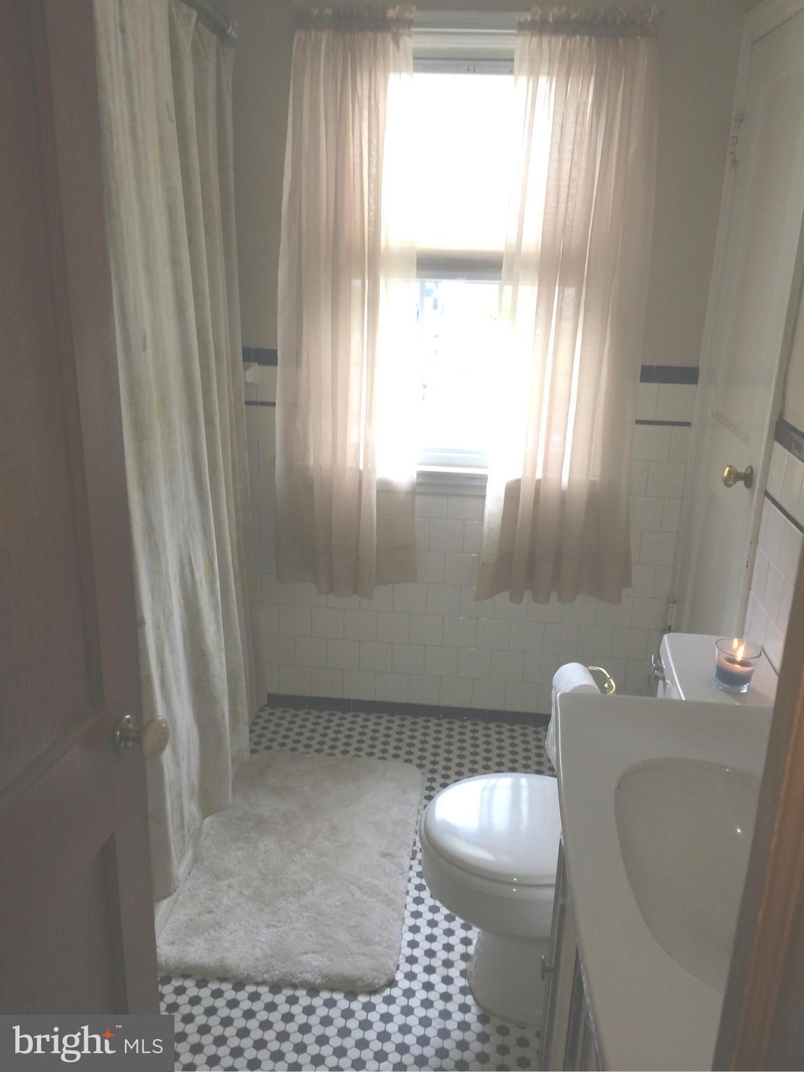 5607 Oakland Road Halethorpe, MD 21227 - Photo 10 of 13 Bath