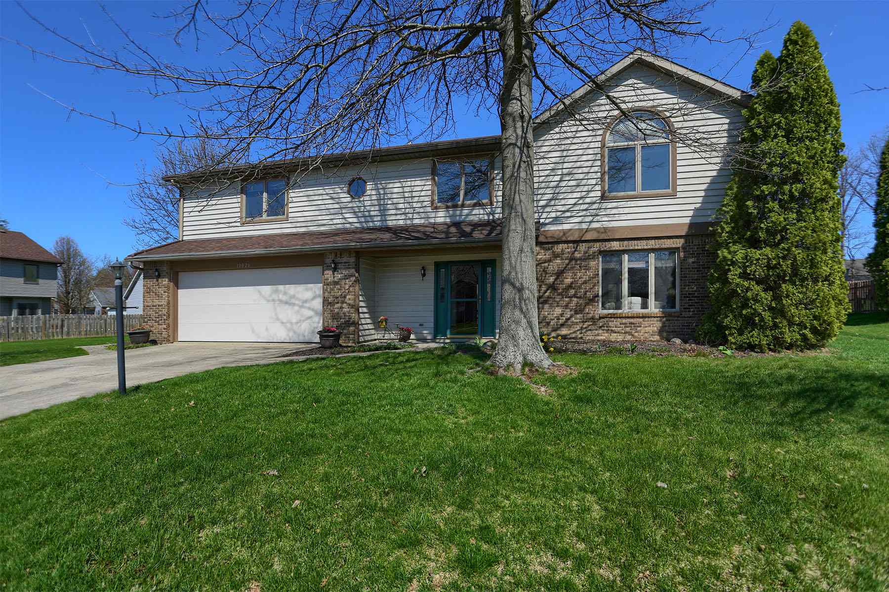 10026 Castle Ridge Place Fort Wayne, IN 46825 - Photo 1 of 32 Gallery Image 1