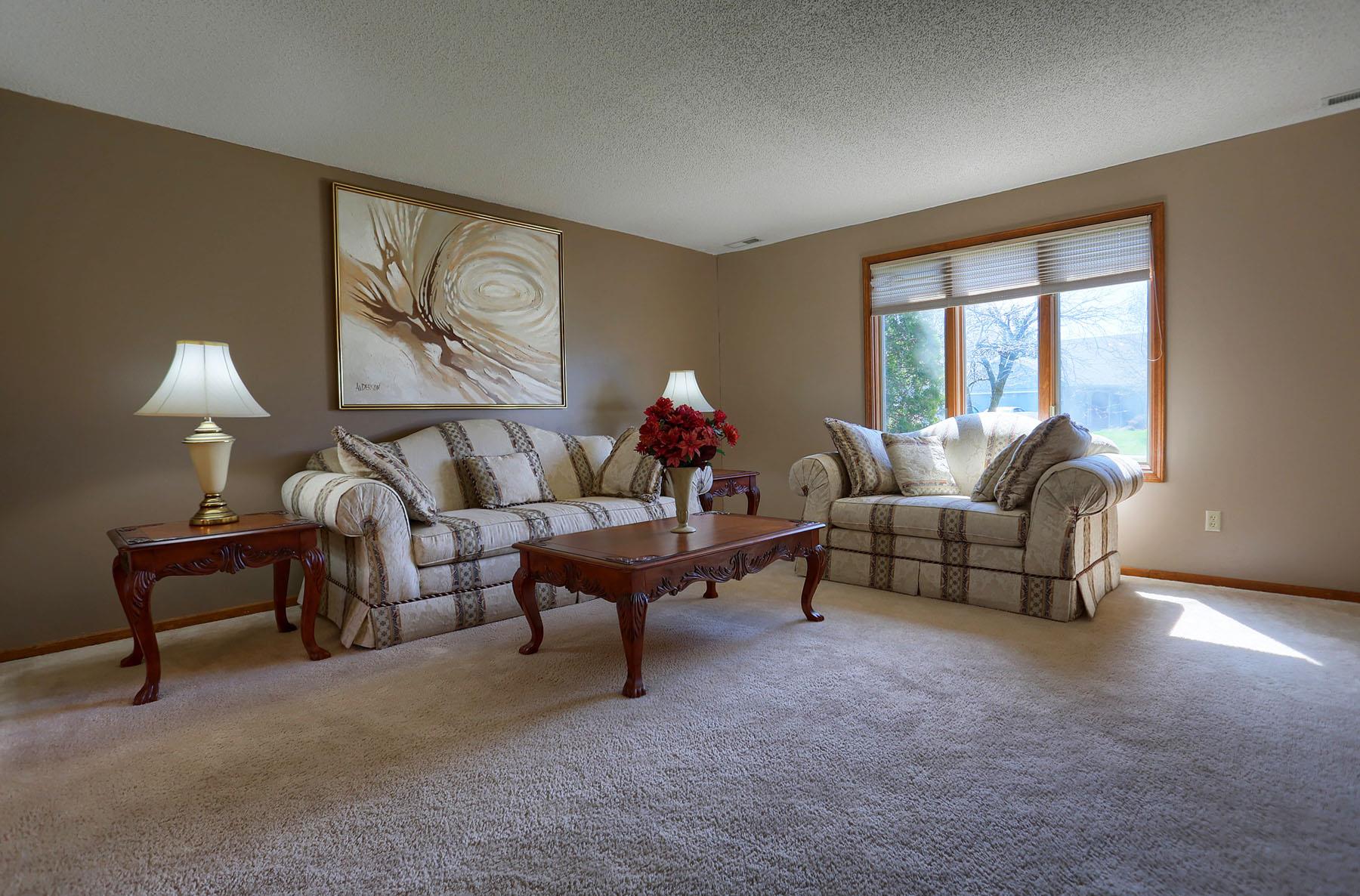 10026 Castle Ridge Place Fort Wayne, IN 46825 - Photo 4 of 32 Gallery Image 4