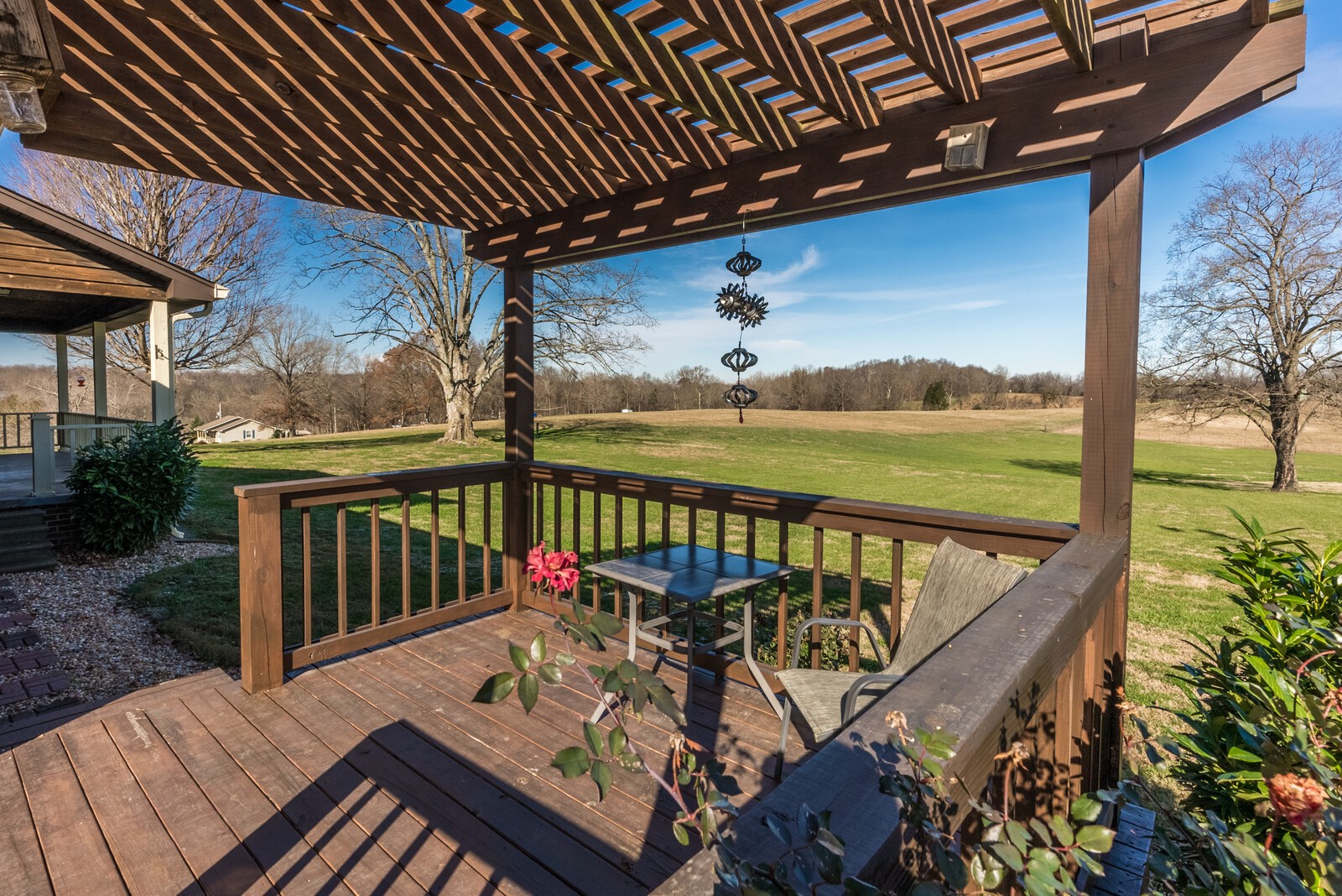 5856 Highway 76 Springfield, TN 37172 - Photo 22 of 36 a view of balcony with furniture