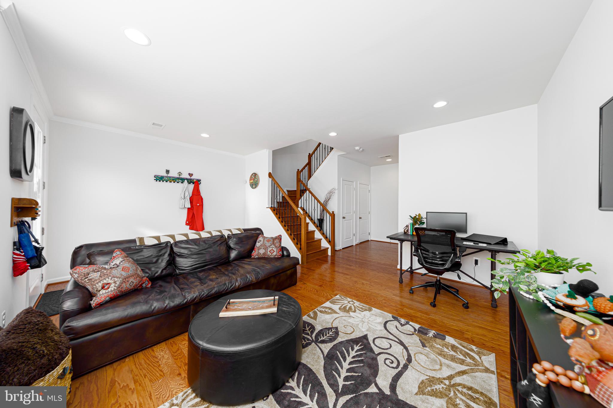 9158 Power House Road Lorton, VA 22079 - Photo 8 of 41