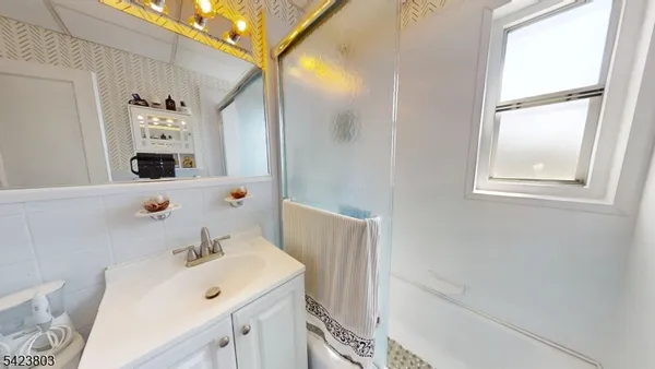 $299,900 | 29C Colfax Manor, Unit D, Roselle Park, NJ 07204