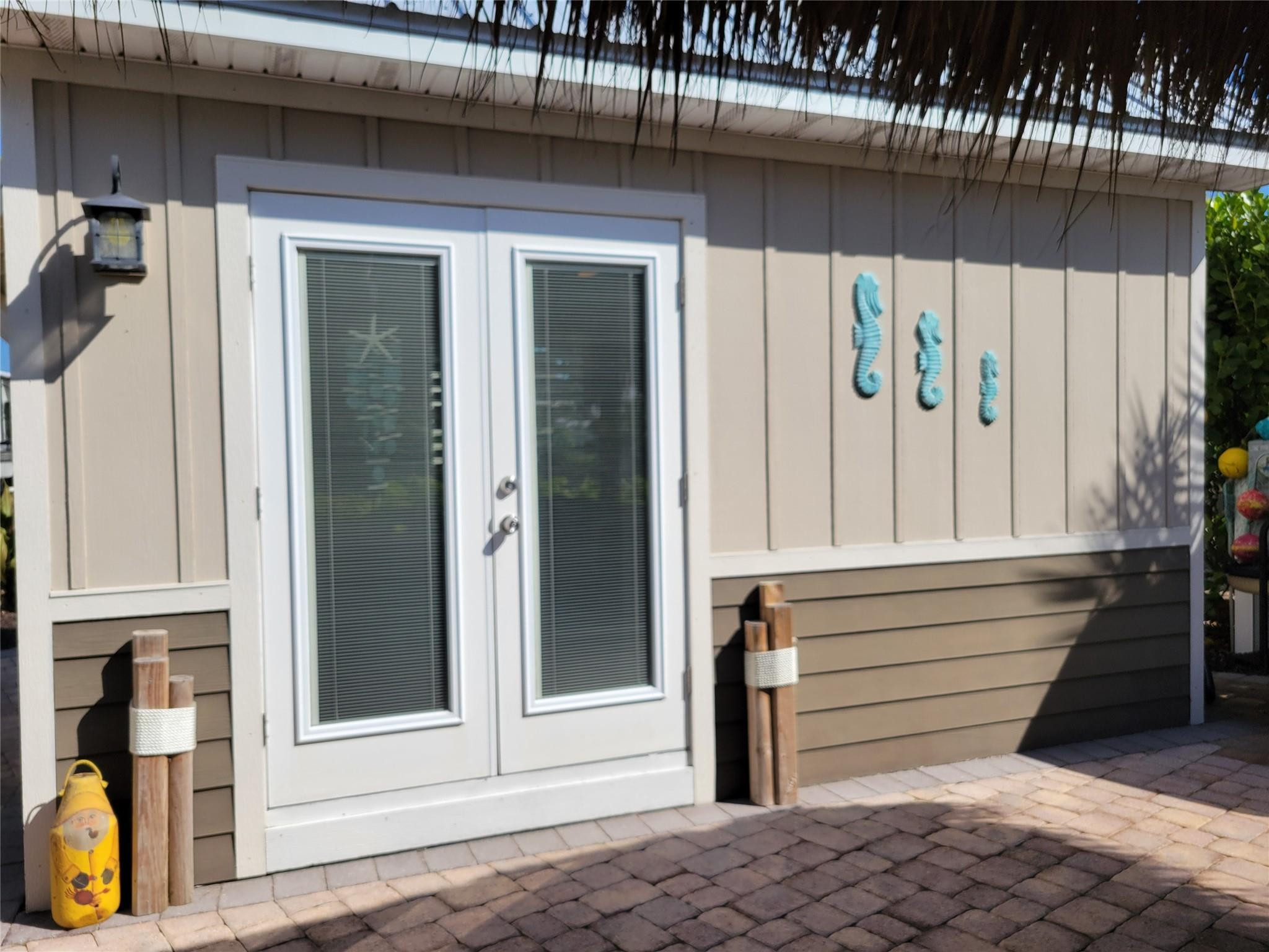 628 Southwest 35th Street Okeechobee, FL 34974 - Photo 3 of 27 a view of entryway with a garden