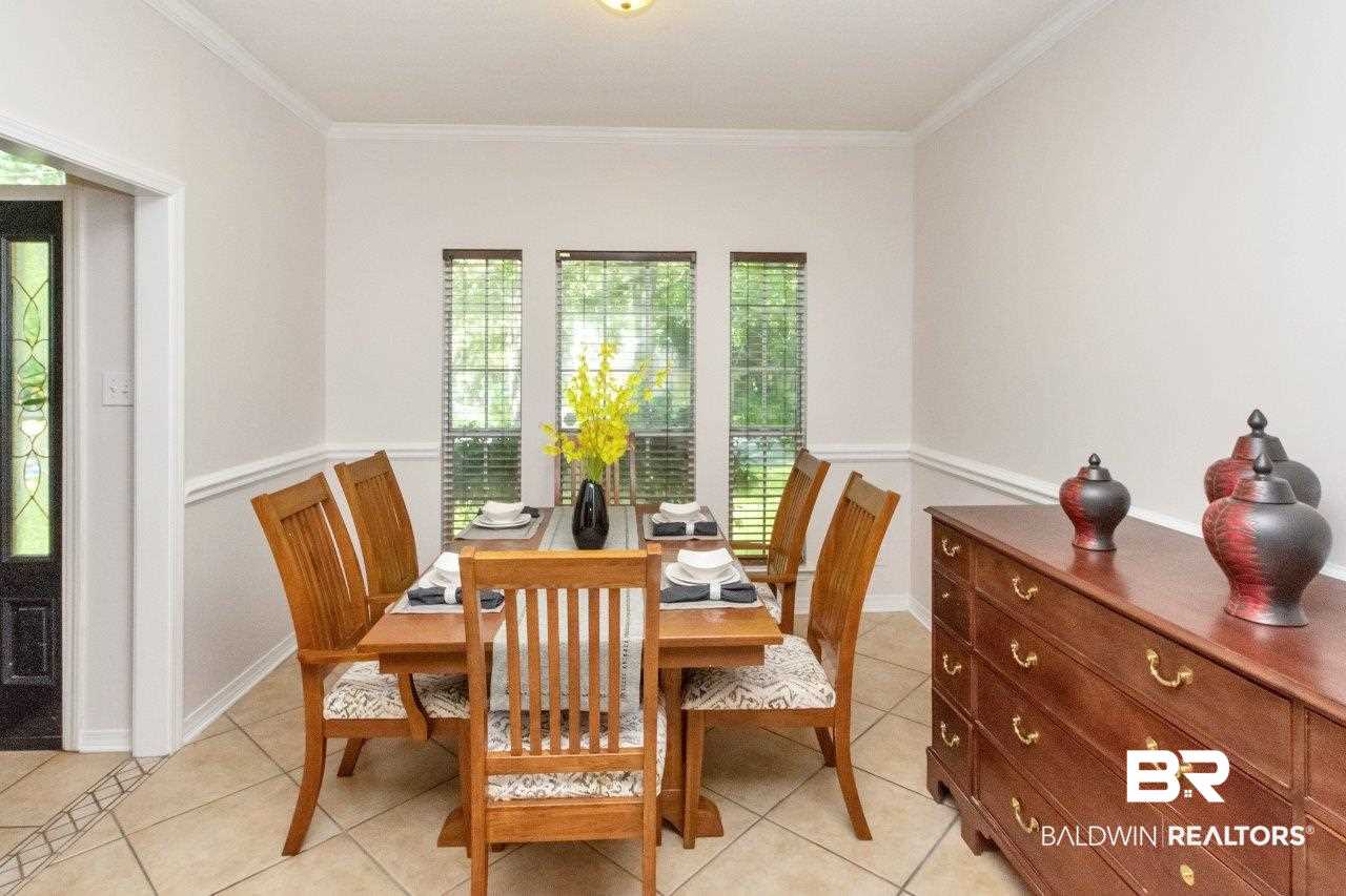 817 Wesley Avenue Mobile, AL 36609 - Photo 3 of 28