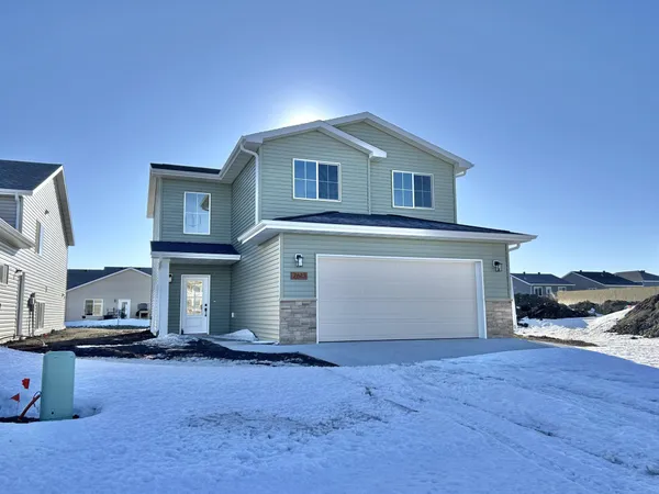 $249,900 | 2613 36th Avenue South, Moorhead, MN 56560