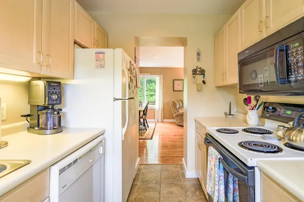 $329,000 | 20 B Springbrook Drive, Unit TH6, Belfast, ME 04915